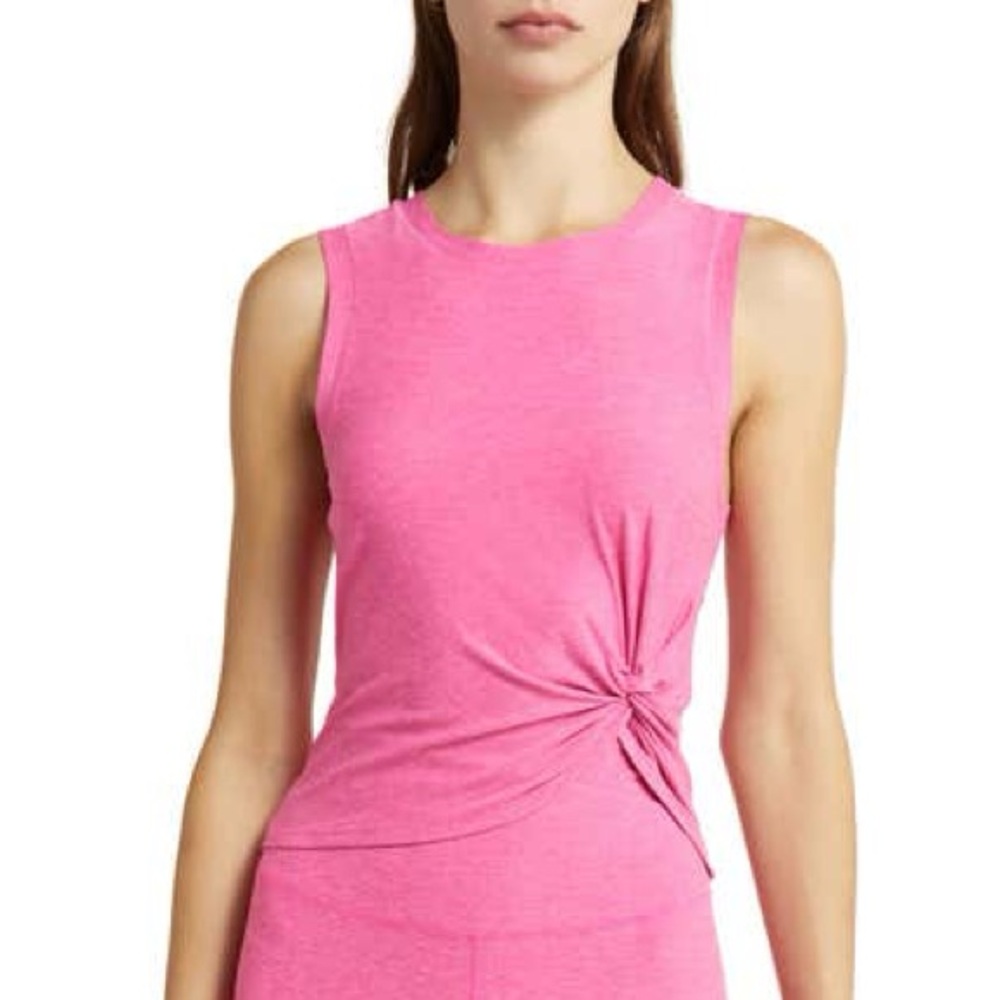 EUC ⭐️ Beyond Yoga Twist Front Muscle Tank in Deep Pink Heather Size M Medium